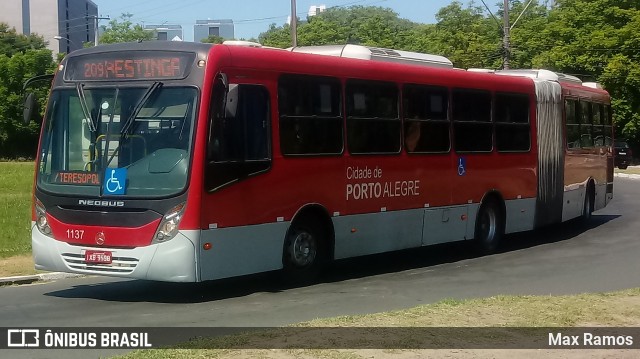 Trevo Transportes Coletivos 1137 na cidade de Porto Alegre, Rio Grande do Sul, Brasil, por Max Ramos. ID da foto: 7583107.