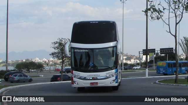 Auto Viação Catarinense 3710 na cidade de Florianópolis, Santa Catarina, Brasil, por Alex Ramos Ribeiro. ID da foto: 7583828.