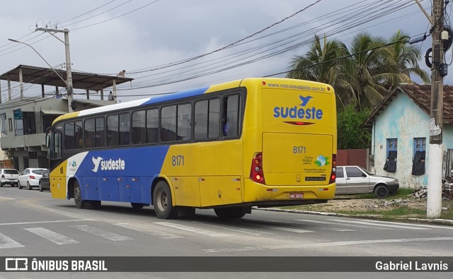 Viação Sudeste 8171 na cidade de Marataízes, Espírito Santo, Brasil, por Gabriel Lavnis. ID da foto: 7586771.