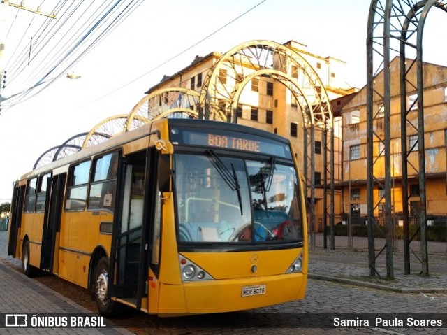 Ônibus Particulares 9076 na cidade de Curitiba, Paraná, Brasil, por Samira  Paula Soares. Número da foto: #7591394.