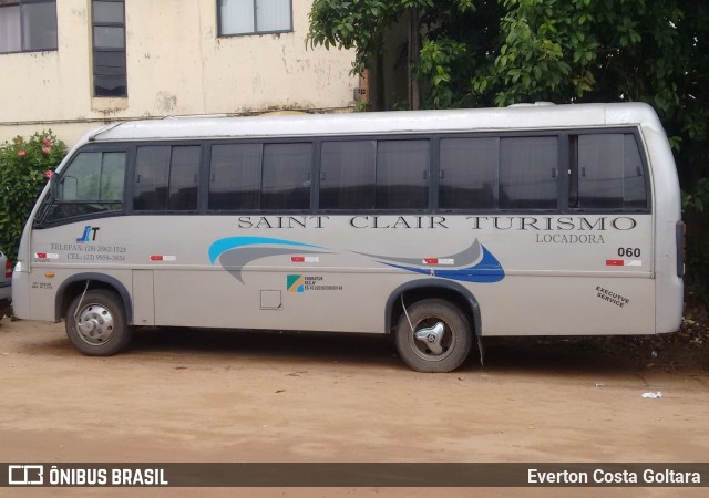 Saint Clair Turismo e Locadora 060 na cidade de Piúma, Espírito Santo, Brasil, por Everton Costa Goltara. Número da foto: #7593049.