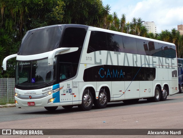 Auto Viação Catarinense 3713 na cidade de Curitiba, Paraná, Brasil, por Alexandre Rodrigo. ID da foto: 7594737.