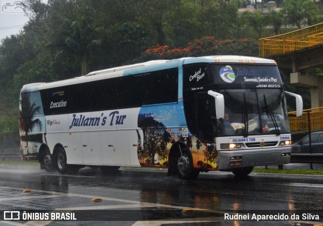 Juliann's Tur 2000 na cidade de Santa Isabel, São Paulo, Brasil, por Rudnei Aparecido da Silva. Número da foto: #7666657.