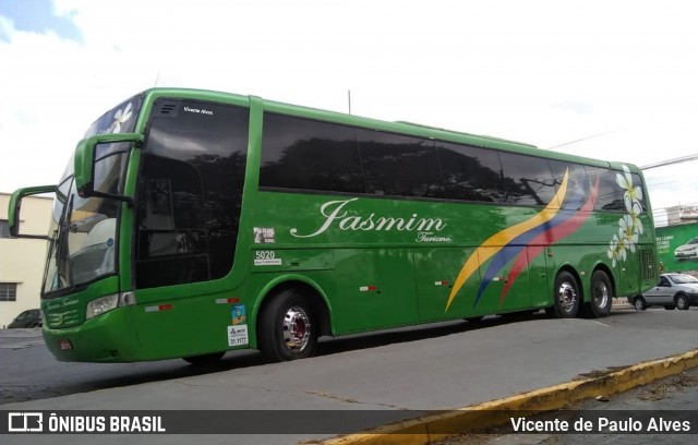 Jasmim Turismo 5020 na cidade de Itaúna, Minas Gerais, Brasil, por Vicente de Paulo Alves. ID da foto: 7670619.