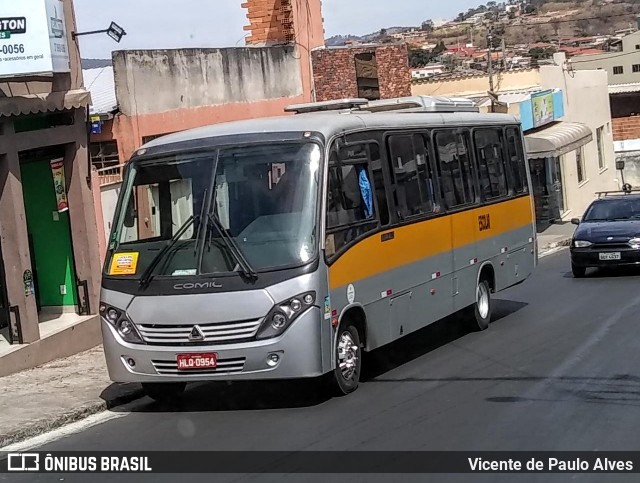 Ônibus Particulares 0954 na cidade de Itaúna, Minas Gerais, Brasil, por Vicente de Paulo Alves. ID da foto: 7670557.