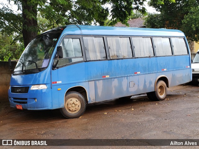Ônibus Particulares 705 na cidade de Pompéu, Minas Gerais, Brasil, por Ailton Alves. Número da foto: #7716470.