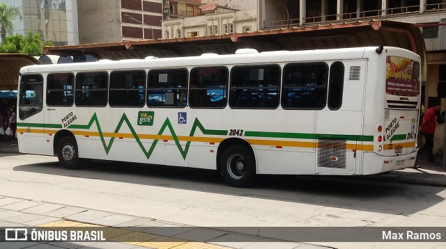 Auto Viação Presidente Vargas 2042 na cidade de Porto Alegre, Rio Grande do Sul, Brasil, por Max Ramos. Número da foto: #7714483.