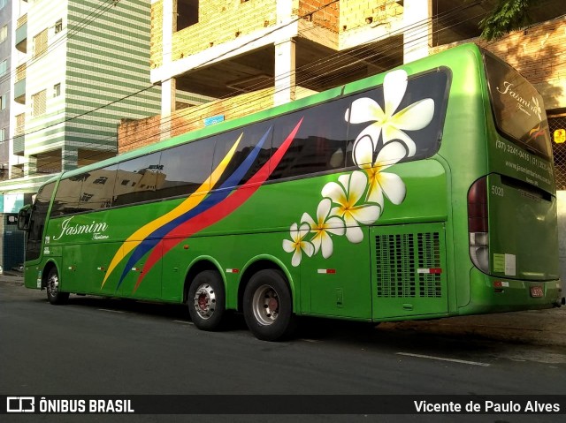 Jasmim Turismo 5020 na cidade de Itaúna, Minas Gerais, Brasil, por Vicente de Paulo Alves. ID da foto: 7716040.