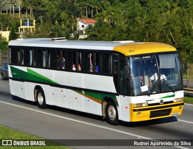 Ônibus Particulares 5352 na cidade de Santa Isabel, São Paulo, Brasil, por Rudnei Aparecido da Silva. Número da foto: #7715201.