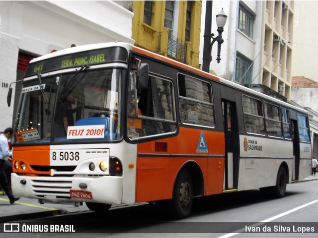 Unicoopers 8 5038 na cidade de São Paulo, São Paulo, Brasil, por Ivan da Silva Lopes. ID da foto: 7719508.