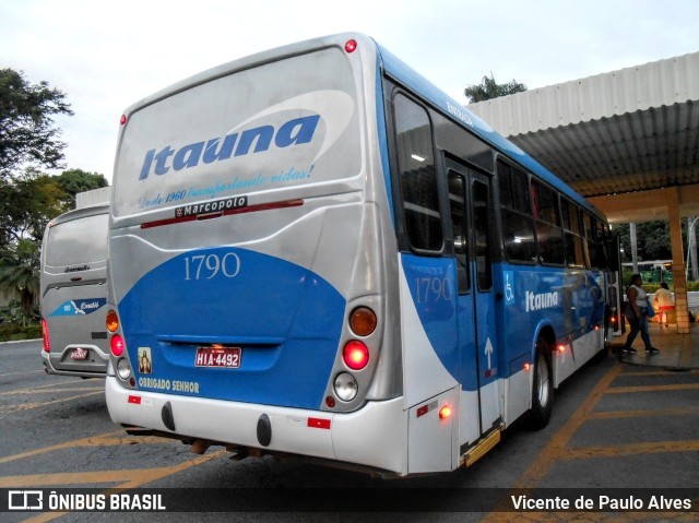 Viação Itaúna 1790 na cidade de Itaúna, Minas Gerais, Brasil, por Vicente de Paulo Alves. Número da foto: #7721784.