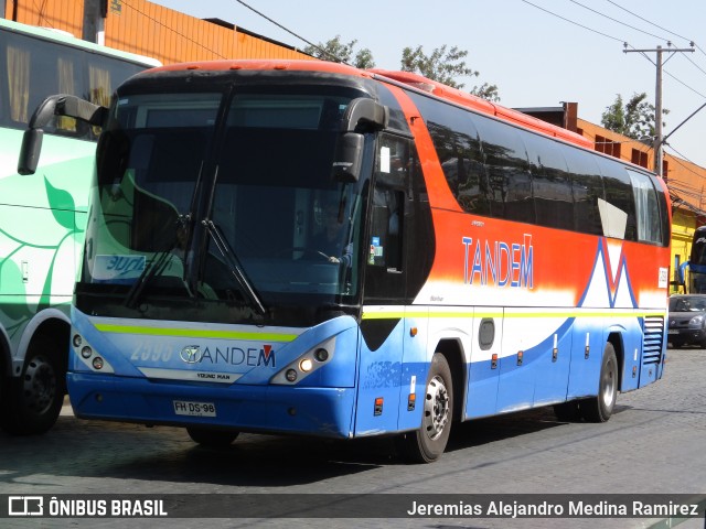 Tandem 2595 na cidade de Santiago, Santiago, Metropolitana de Santiago, Chile, por Jeremias Alejandro Medina Ramirez. Número da foto: #7722627.