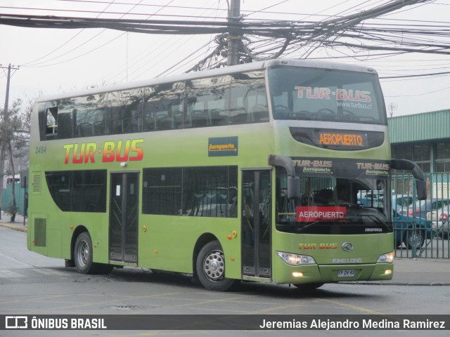 TurBus 2454 na cidade de Santiago, Santiago, Metropolitana de Santiago, Chile, por Jeremias Alejandro Medina Ramirez. ID da foto: 7721351.