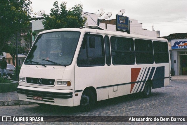 Ônibus Particulares 565 na cidade de Santa Cruz do Capibaribe, Pernambuco, Brasil, por Alessandro de Bem Barros. Número da foto: #7724229.