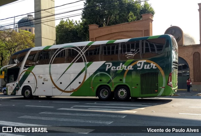 Pedra Tur Transportes e Turismo 1712 na cidade de Aparecida, São Paulo, Brasil, por Vicente de Paulo Alves. Número da foto: #7726300.