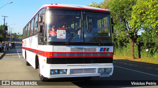 Mklein Locações e Transporte 9128 na cidade de Curitiba, Paraná, Brasil, por Vinicius Petris. ID da foto: 7723209.