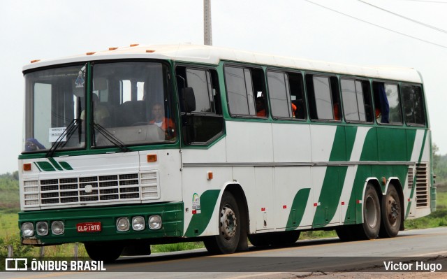 Ônibus Particulares  na cidade de Piripiri, Piauí, Brasil, por Victor Hugo. Número da foto: #7723803.