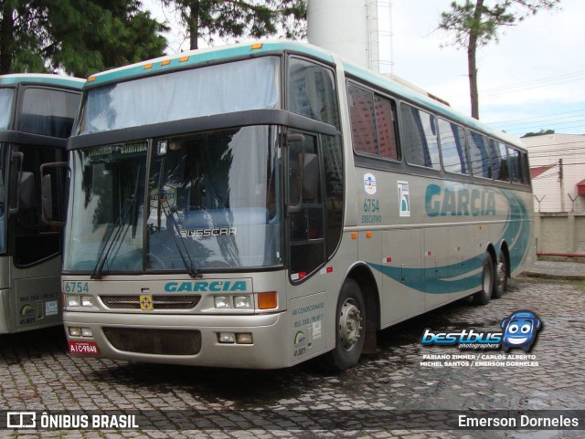 Viação Garcia 6754 na cidade de Londrina, Paraná, Brasil, por Emerson Dorneles. ID da foto: 7728156.