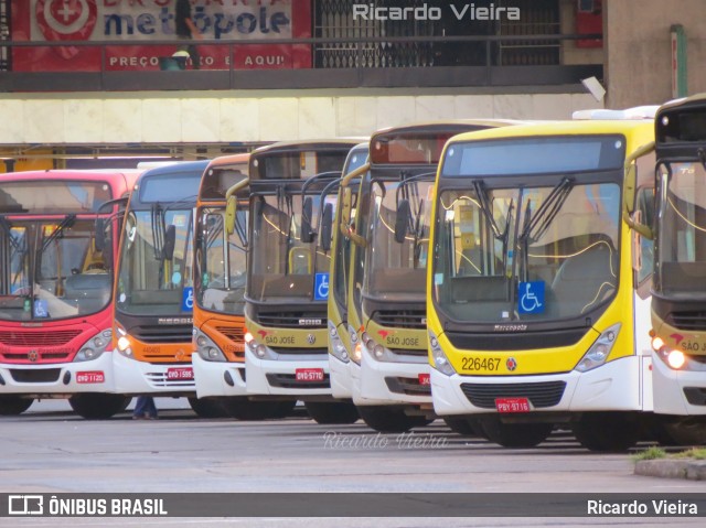 Viação Pioneira 226467 na cidade de Brasília, Distrito Federal, Brasil, por Ricardo Vieira. ID da foto: 7728476.