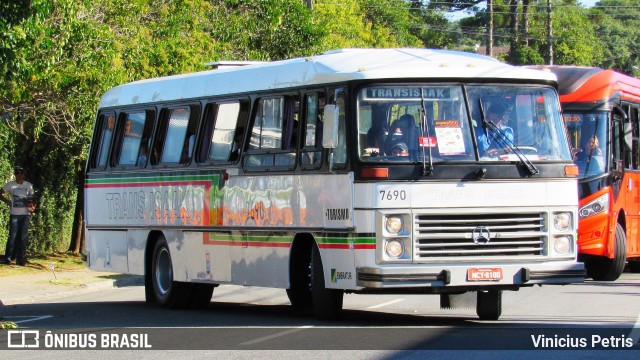 Trans Isaak Turismo 7690 na cidade de Curitiba, Paraná, Brasil, por Vinicius Petris. Número da foto: #7730440.