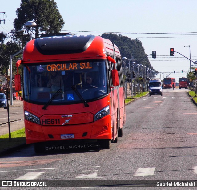 Auto Viação Redentor HE611 na cidade de Curitiba, Paraná, Brasil, por Gabriel Michalski. Número da foto: #7740818.