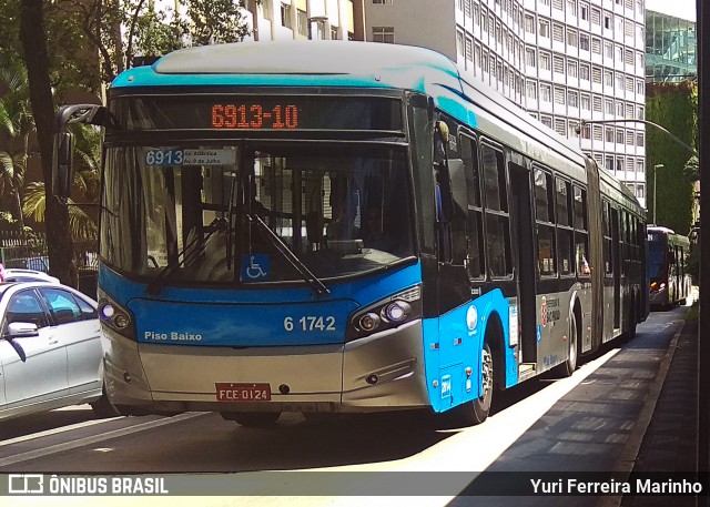 Viação Grajaú S.A. 6 1742 na cidade de São Paulo, São Paulo, Brasil, por Yuri Ferreira Marinho. ID da foto: 7742539.