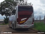 Ônibus Particulares 2100 na cidade de Capelinha, Minas Gerais, Brasil, por Breno Martins. ID da foto: :id.