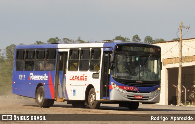 Viação Presidente Lafaiete 10912 na cidade de Conselheiro Lafaiete, Minas Gerais, Brasil, por Rodrigo  Aparecido. Número da foto: #7748422.