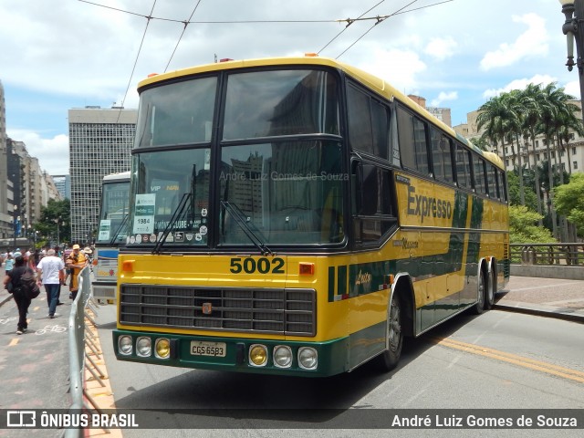 Ônibus Particulares 5002 na cidade de São Paulo, São Paulo, Brasil, por André Luiz Gomes de Souza. Número da foto: #7749124.