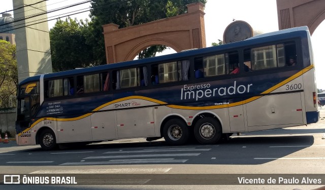 Expresso Imperador 3600 na cidade de Aparecida, São Paulo, Brasil, por Vicente de Paulo Alves. ID da foto: 7748887.