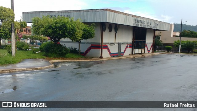 Terminais Rodoviários e Urbanos 0201 na cidade de Ibirataia, Bahia, Brasil, por Rafael Freitas. ID da foto: 7745715.