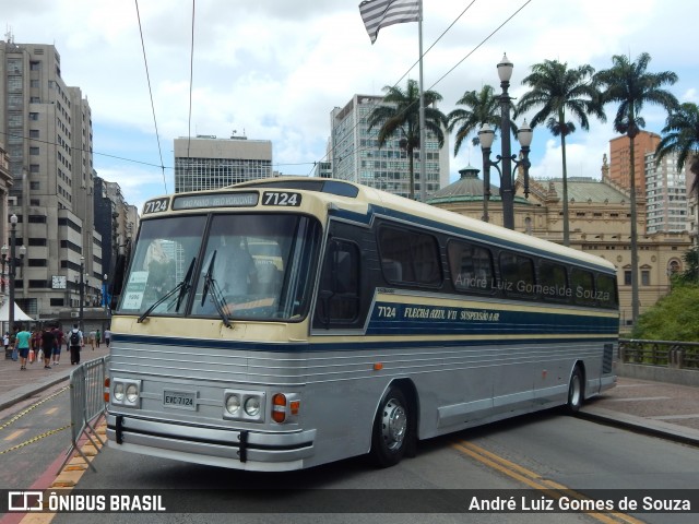 Ônibus Particulares 7124 na cidade de São Paulo, São Paulo, Brasil, por André Luiz Gomes de Souza. ID da foto: 7749261.