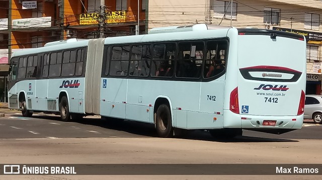 SOUL - Sociedade de Ônibus União Ltda. 7412 na cidade de Porto Alegre, Rio Grande do Sul, Brasil, por Max Ramos. Número da foto: #7747014.