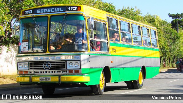 Ônibus Particulares ADH-8531 na cidade de Curitiba, Paraná, Brasil, por Vinicius Petris. Número da foto: #7673262.