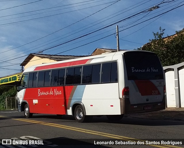 Branca de Neve Turismo 220 na cidade de Campinas, São Paulo, Brasil, por Leonardo Sebastiao dos Santos Rodrigues. ID da foto: 7676142.