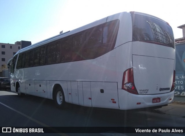 Ônibus Particulares 7961 na cidade de Itaúna, Minas Gerais, Brasil, por Vicente de Paulo Alves. ID da foto: 7673966.