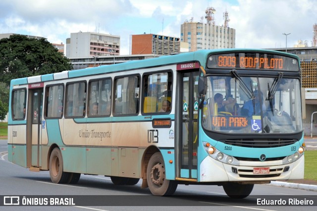 UTB - União Transporte Brasília 5200 na cidade de Brasília, Distrito Federal, Brasil, por Eduardo Ribeiro. Número da foto: #7676507.