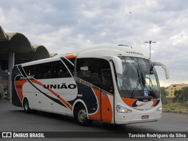 Expresso União 10252 na cidade de Montes Claros, Minas Gerais, Brasil, por Tarcisio Rodrigues da Silva. ID da foto: 7672367.