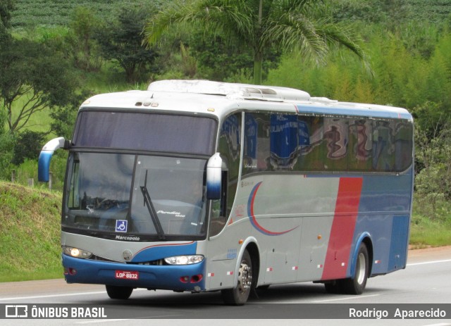 Ônibus Particulares 8832 na cidade de São Gonçalo do Sapucaí, Minas Gerais, Brasil, por Rodrigo  Aparecido. ID da foto: 7752345.