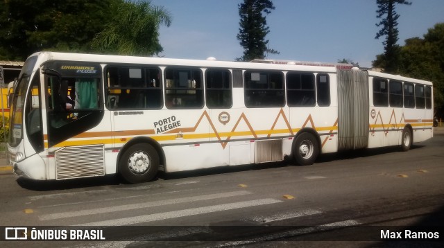 Companhia Carris Porto-Alegrense 0613 na cidade de Porto Alegre, Rio Grande do Sul, Brasil, por Max Ramos. Número da foto: #7755457.