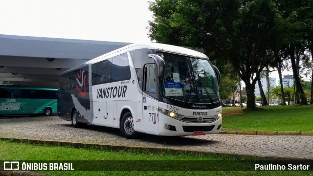 VansTour Transportes 7701 na cidade de Joinville, Santa Catarina, Brasil, por Paulinho Sartor. ID da foto: 7756614.