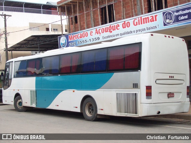 Ônibus Particulares 1010 na cidade de Coimbra, Minas Gerais, Brasil, por Christian  Fortunato. Número da foto: #7760581.