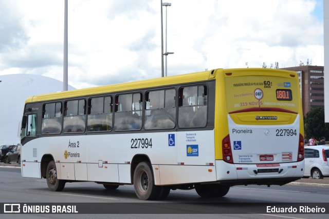 Viação Pioneira 227994 na cidade de Brasília, Distrito Federal, Brasil, por Eduardo Ribeiro. ID da foto: 7759937.