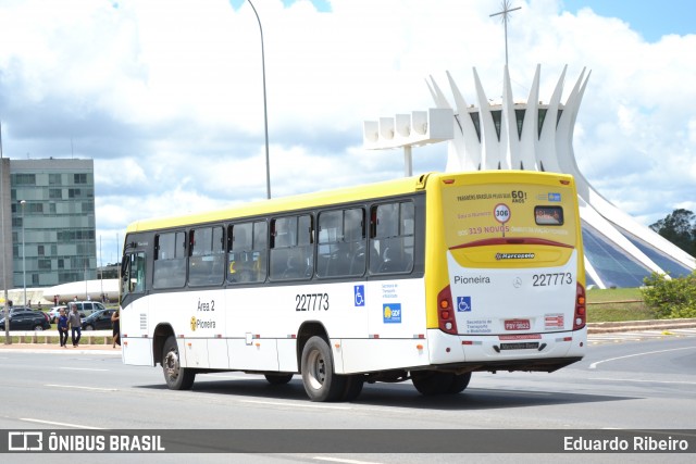 Viação Pioneira 227773 na cidade de Brasília, Distrito Federal, Brasil, por Eduardo Ribeiro. Número da foto: #7759918.