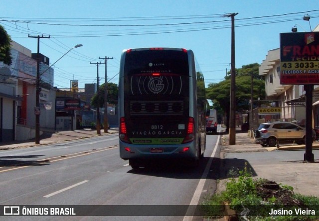 Viação Garcia 8812 na cidade de Apucarana, Paraná, Brasil, por Josino Vieira. Número da foto: #7757579.