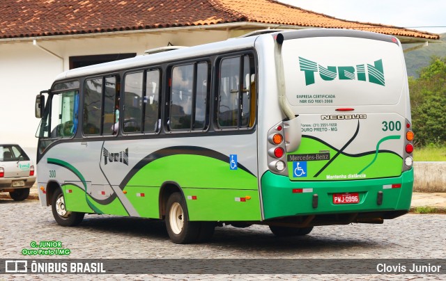 Turin Transportes 300 na cidade de Ouro Preto, Minas Gerais, Brasil, por Clovis Junior. ID da foto: 7758343.