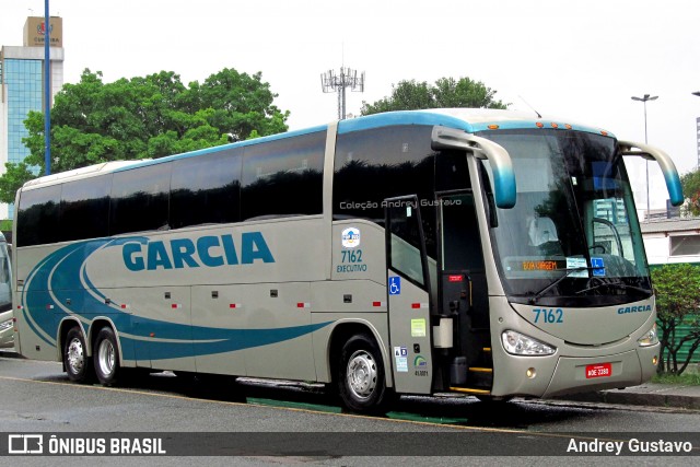 Viação Garcia 7162 na cidade de Curitiba, Paraná, Brasil, por Andrey Gustavo. Número da foto: #7761658.