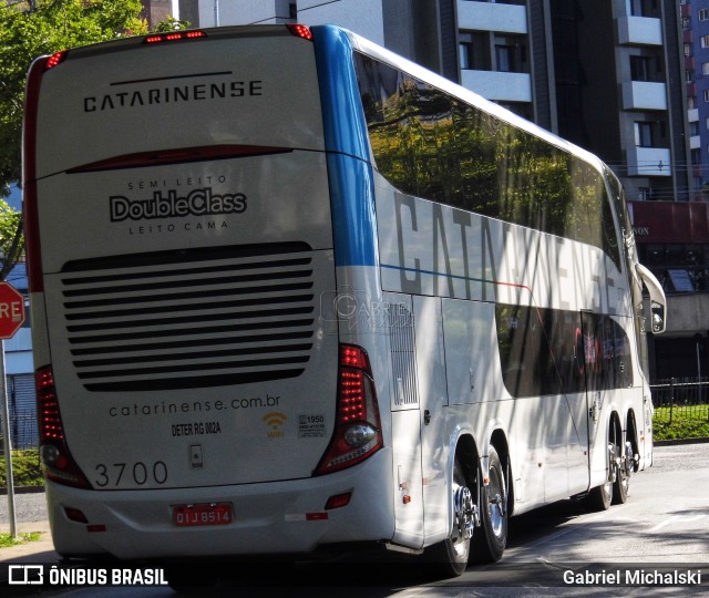 Auto Viação Catarinense 3700 na cidade de Curitiba, Paraná, Brasil, por Gabriel Michalski. ID da foto: 7762286.