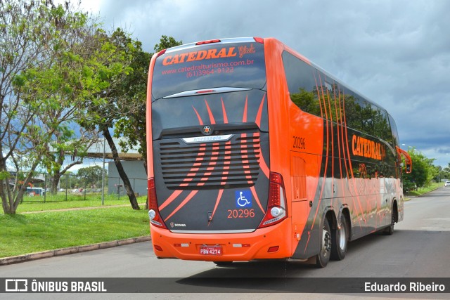 Catedral Turismo 20296 na cidade de Brasília, Distrito Federal, Brasil, por Eduardo Ribeiro. Número da foto: #7762827.