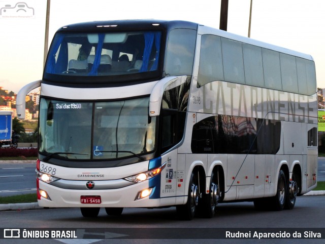 Auto Viação Catarinense 3698 na cidade de Florianópolis, Santa Catarina, Brasil, por Rudnei Aparecido da Silva. ID da foto: 7765713.